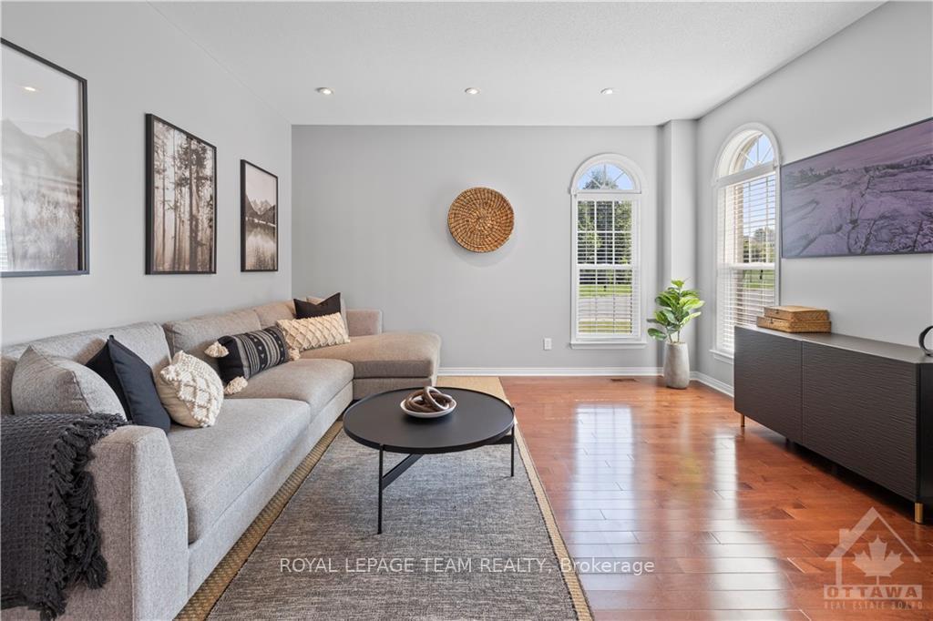 Photo 6 of 650 Brookwood Circle, Ottawa, Barrhaven - Stonebridge — HOMEH