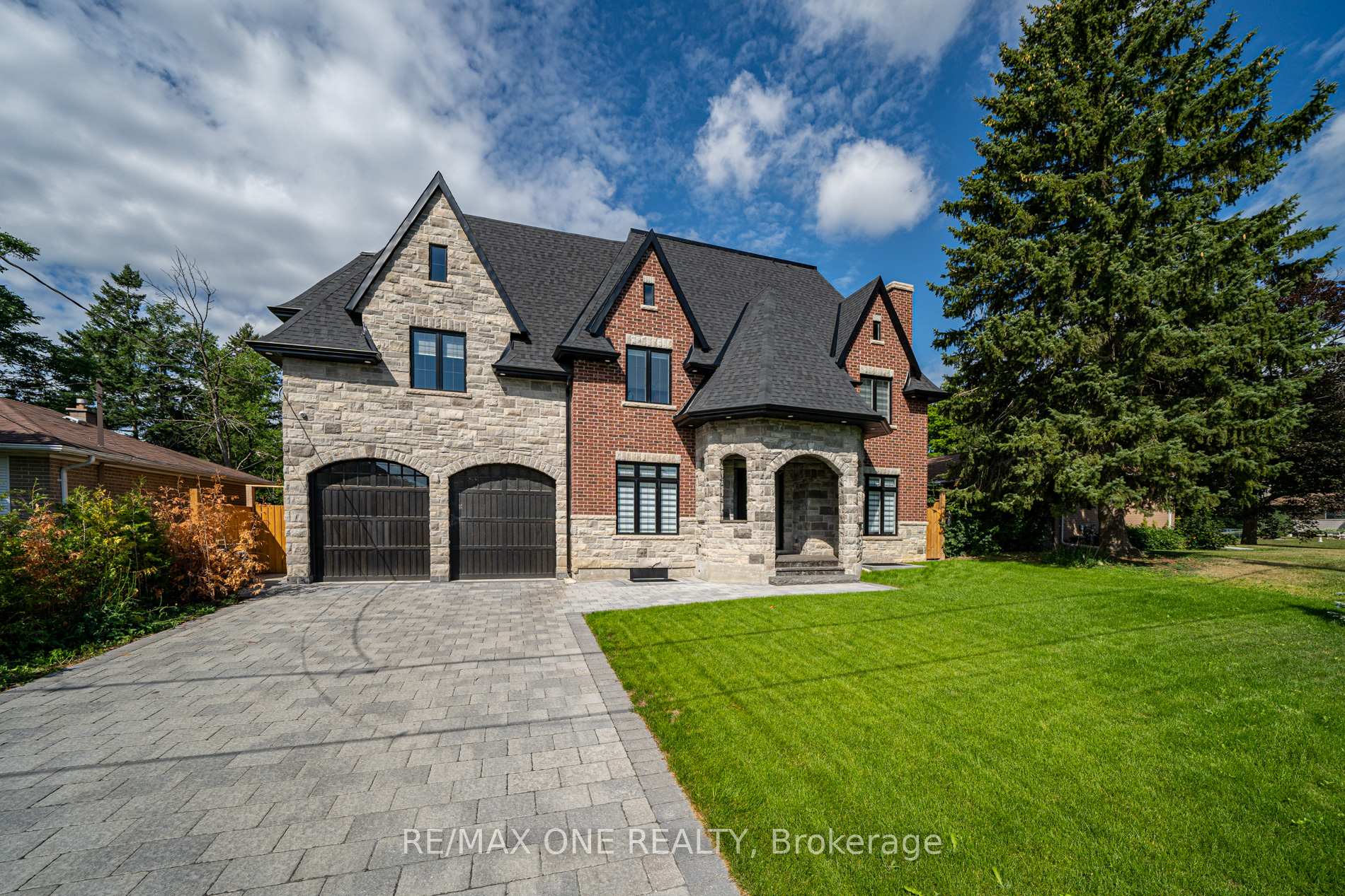Photo 1 of 14 Clemson Crescent, Vaughan, Maple — HOMEH
