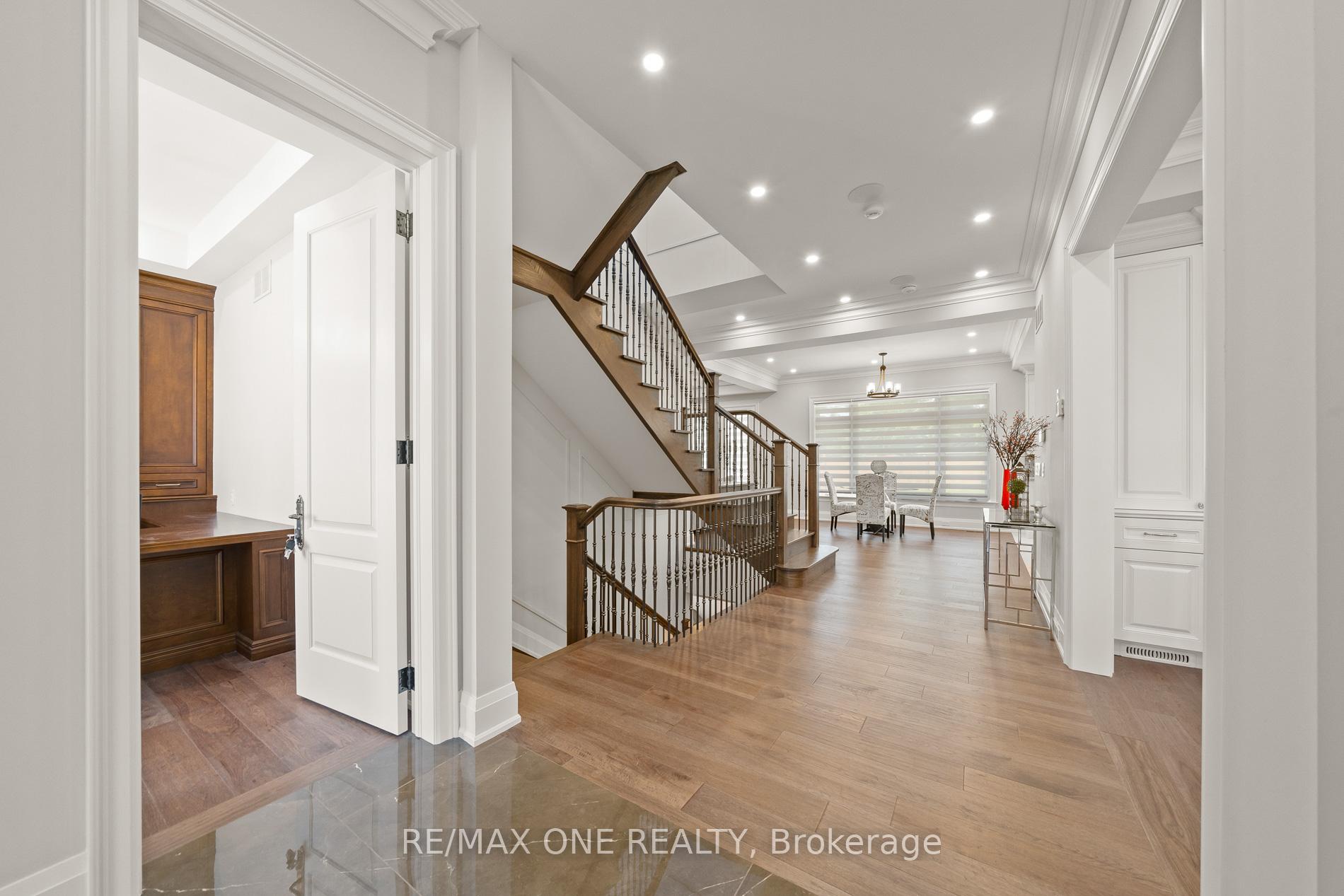 Photo 3 of 14 Clemson Crescent, Vaughan, Maple — HOMEH