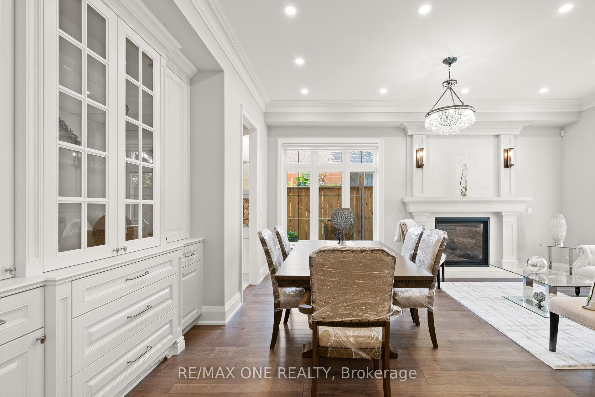 Photo 7 of 14 Clemson Crescent, Vaughan, Maple — HOMEH