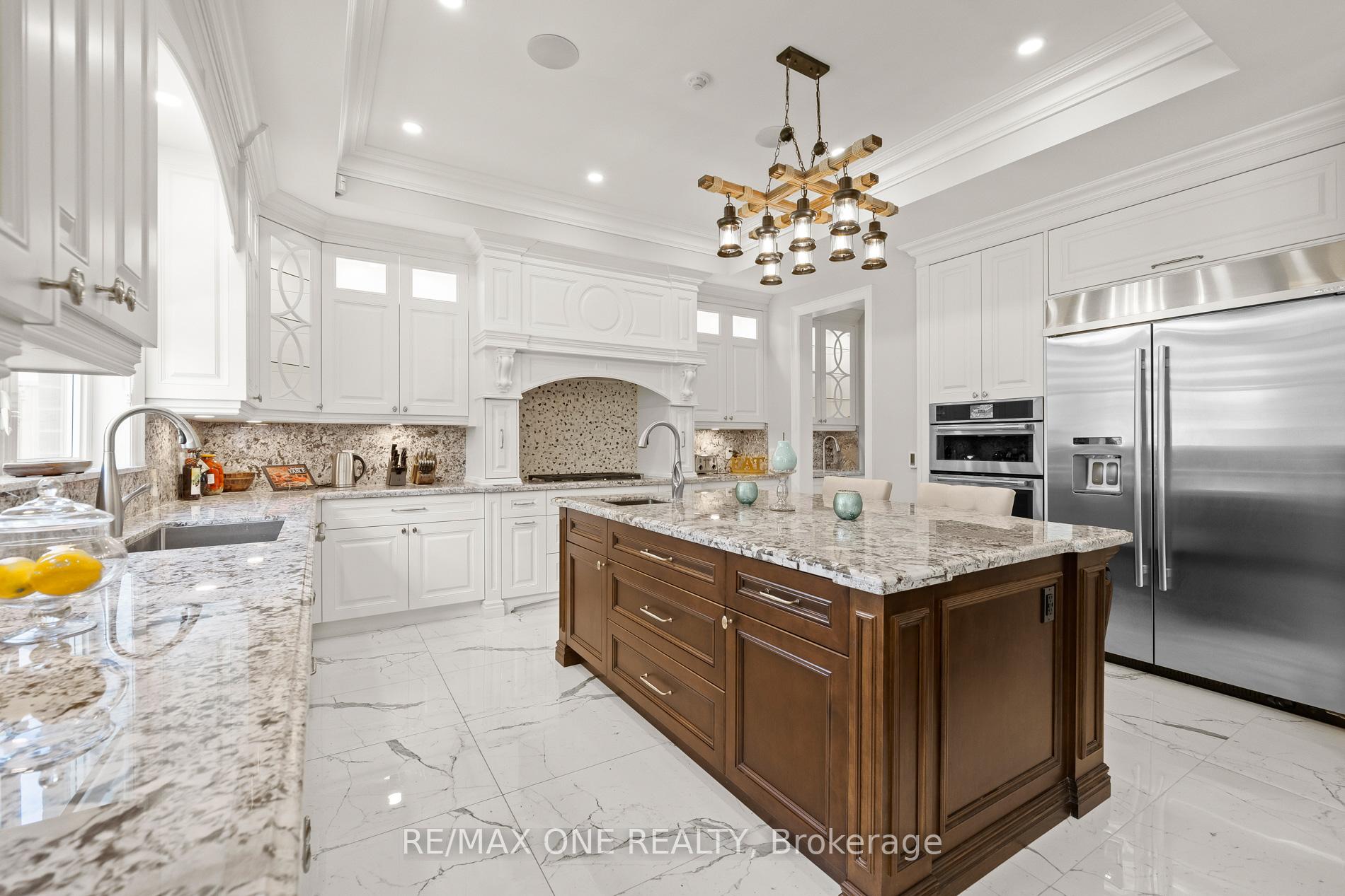 Photo 11 of 14 Clemson Crescent, Vaughan, Maple — HOMEH