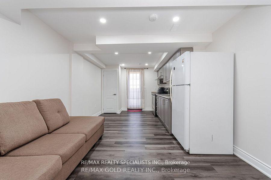 Photo 4 of 59 Eastway (Basement) Street E, Brampton, Gore Industrial North — HOMEH