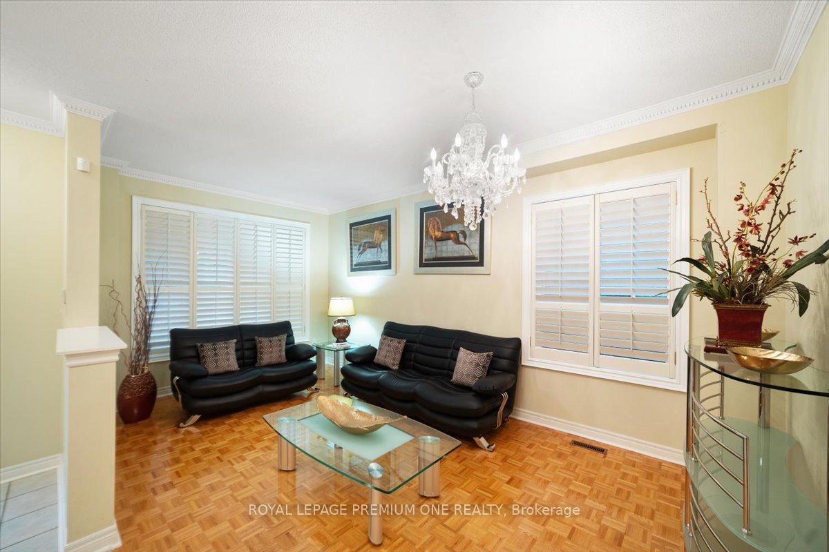 Photo 4 of 45 Forecastle Road, Vaughan, Patterson — HOMEH