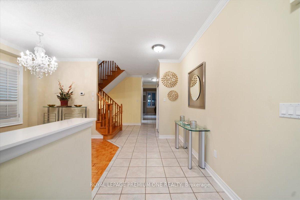 Photo 5 of 45 Forecastle Road, Vaughan, Patterson — HOMEH