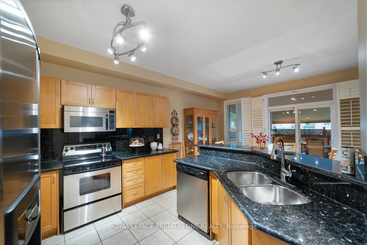 Photo 6 of 45 Forecastle Road, Vaughan, Patterson — HOMEH