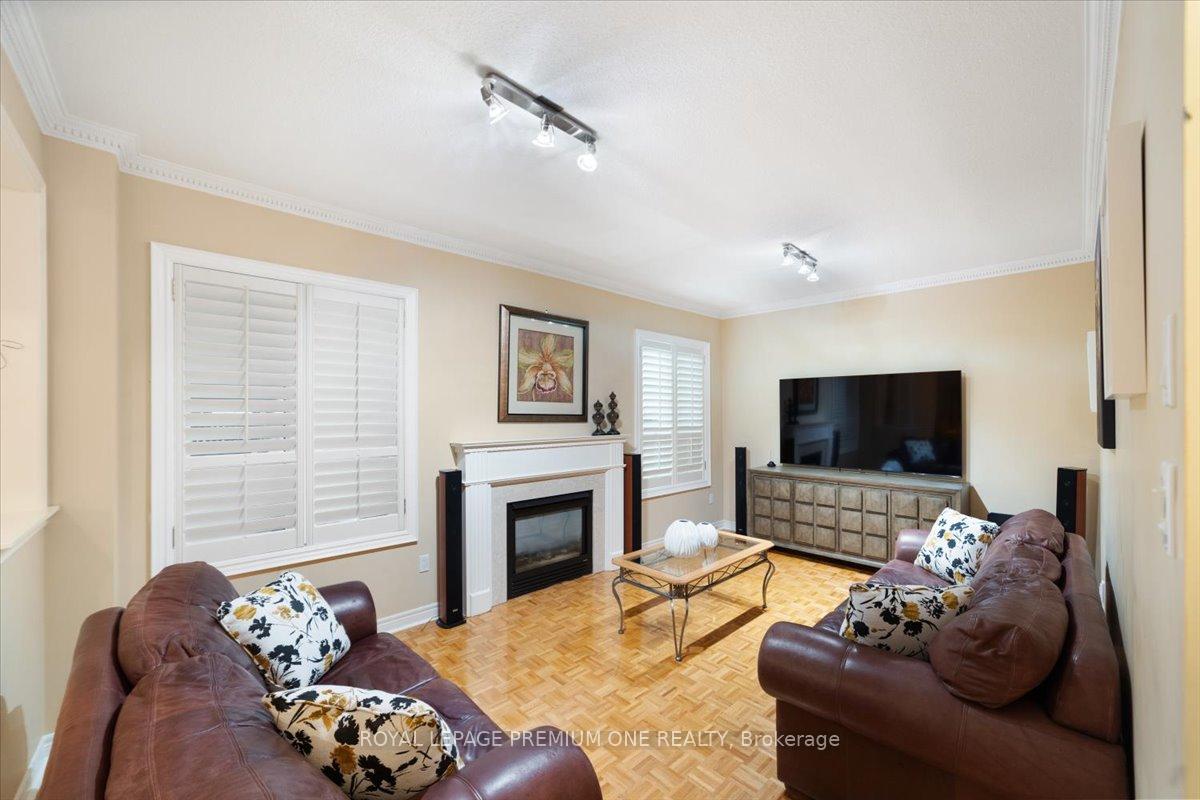 Photo 9 of 45 Forecastle Road, Vaughan, Patterson — HOMEH