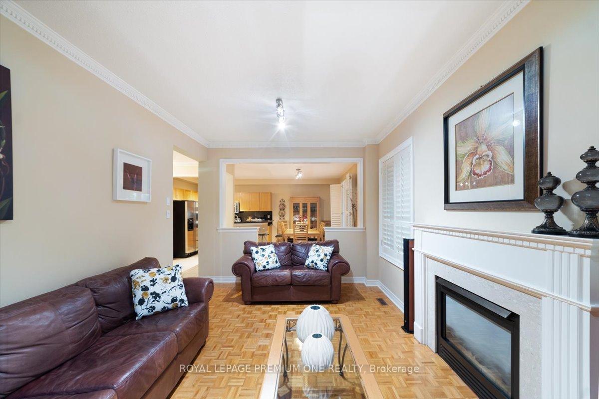 Photo 11 of 45 Forecastle Road, Vaughan, Patterson — HOMEH
