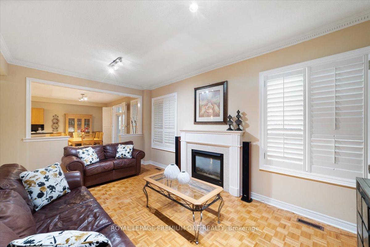 Photo 12 of 45 Forecastle Road, Vaughan, Patterson — HOMEH