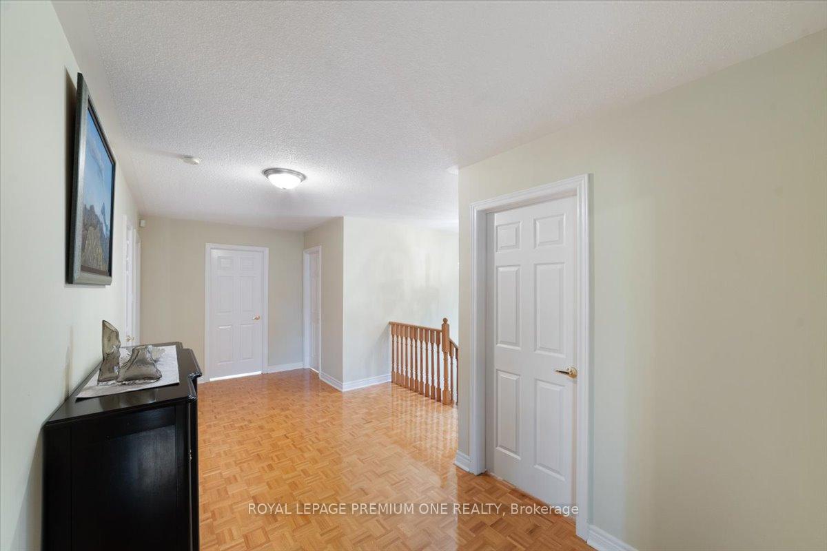 Photo 13 of 45 Forecastle Road, Vaughan, Patterson — HOMEH