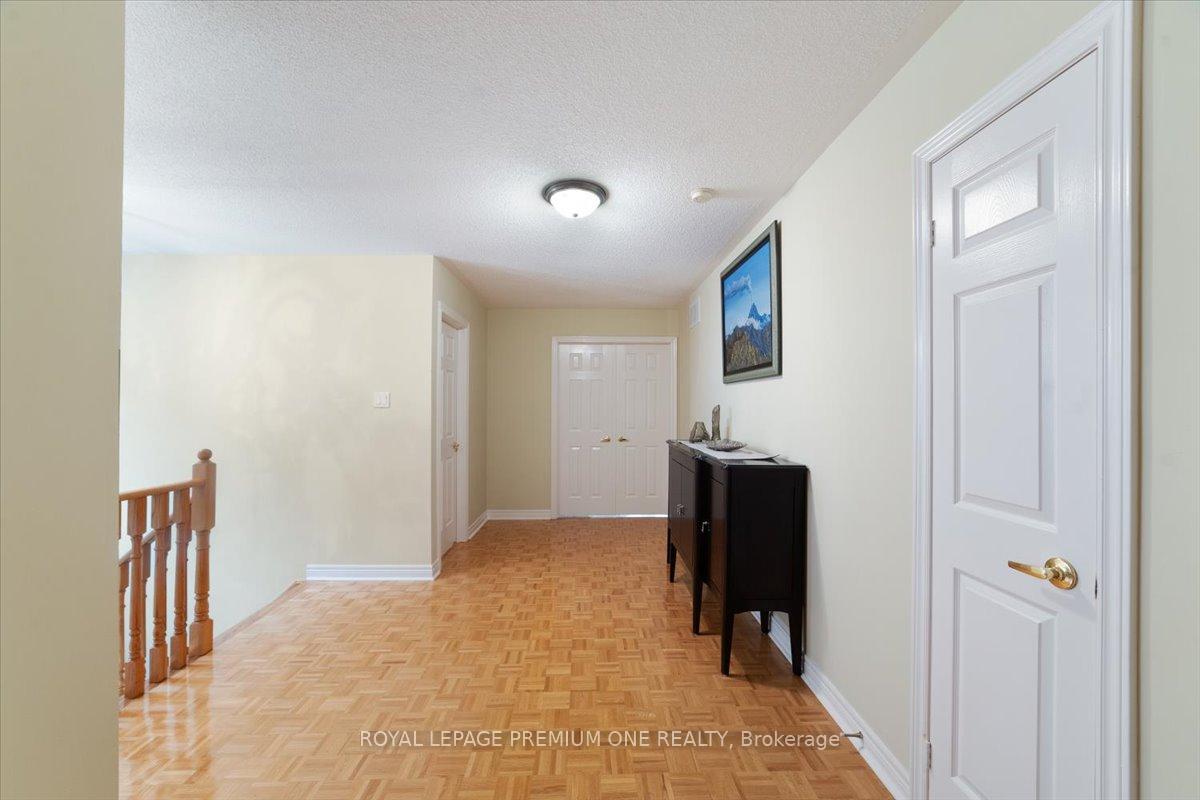 Photo 14 of 45 Forecastle Road, Vaughan, Patterson — HOMEH