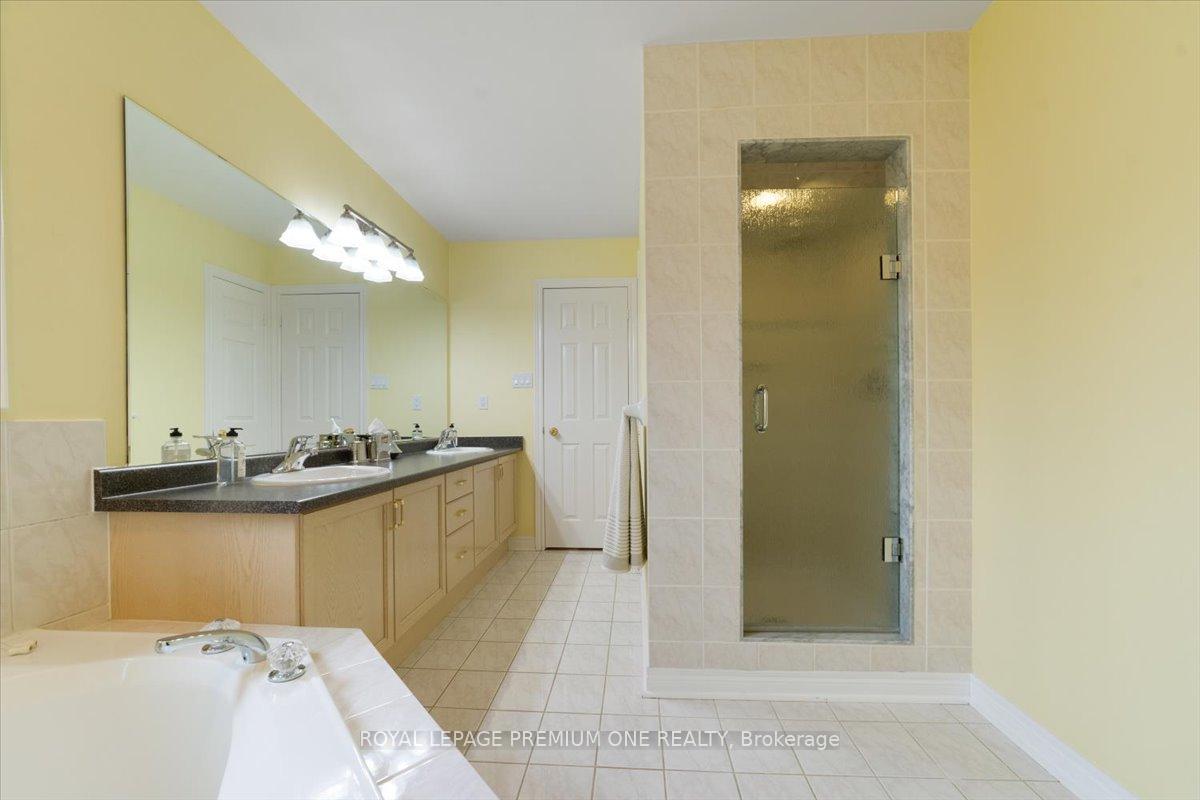 Photo 18 of 45 Forecastle Road, Vaughan, Patterson — HOMEH
