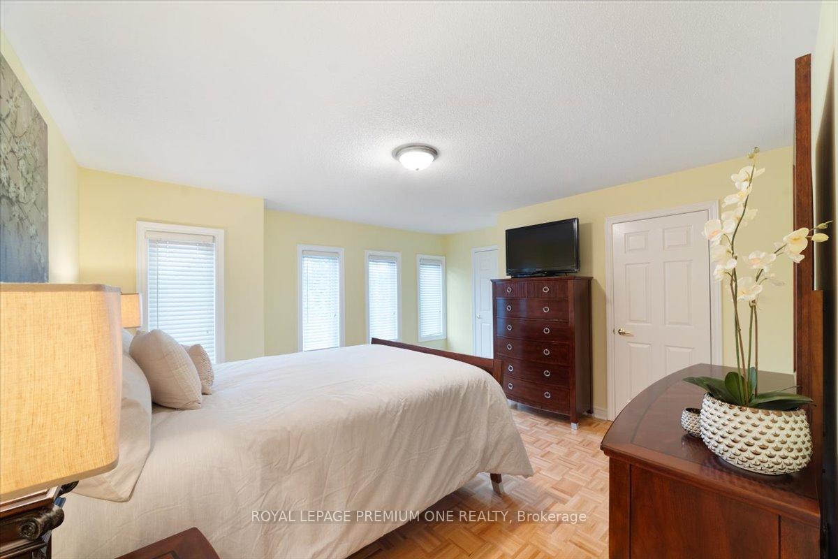 Photo 22 of 45 Forecastle Road, Vaughan, Patterson — HOMEH