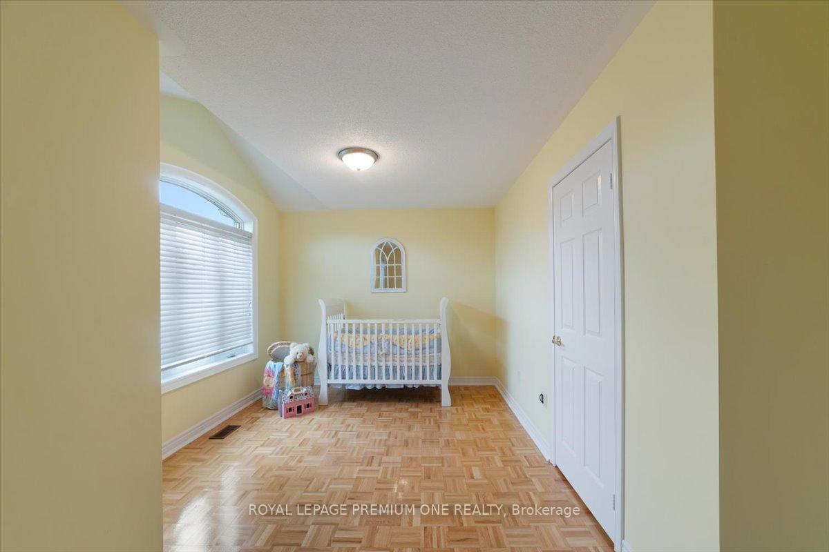 Photo 24 of 45 Forecastle Road, Vaughan, Patterson — HOMEH