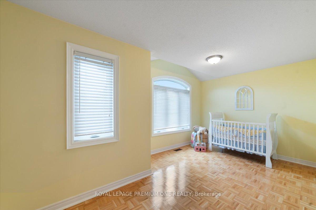 Photo 25 of 45 Forecastle Road, Vaughan, Patterson — HOMEH