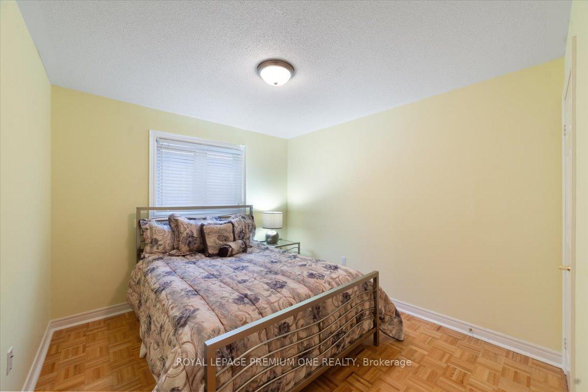 Photo 27 of 45 Forecastle Road, Vaughan, Patterson — HOMEH