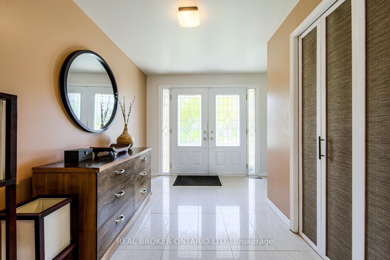 Photo 3 of 44 Mark Street, Aurora, Aurora Village — HOMEH