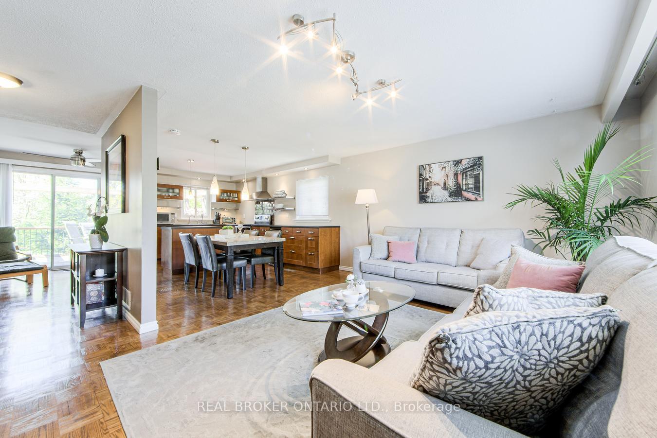 Photo 5 of 44 Mark Street, Aurora, Aurora Village — HOMEH
