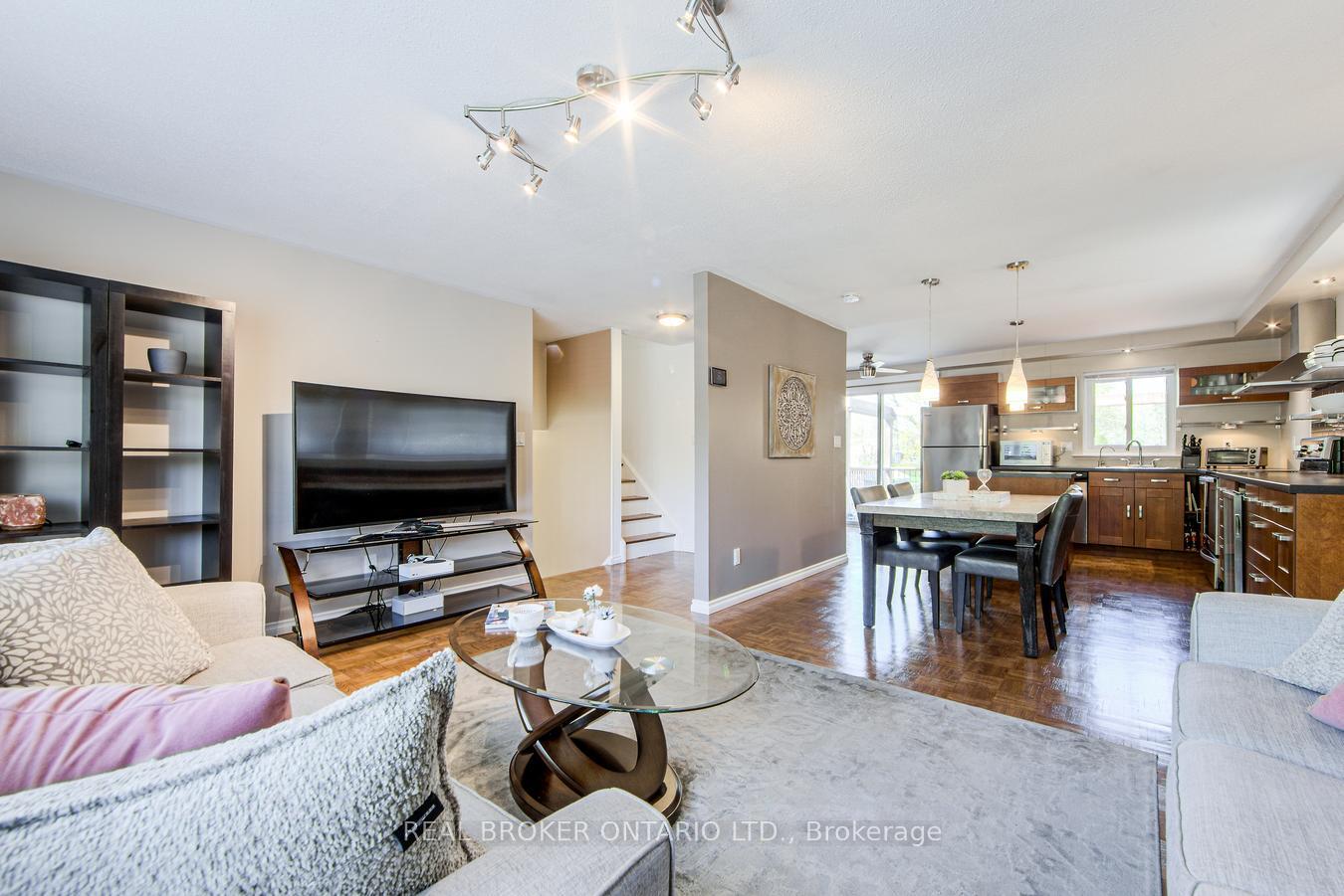 Photo 9 of 44 Mark Street, Aurora, Aurora Village — HOMEH