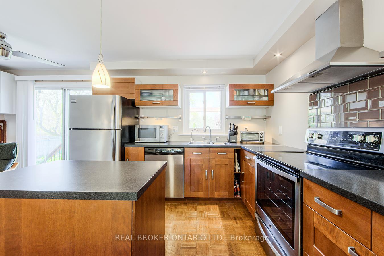 Photo 12 of 44 Mark Street, Aurora, Aurora Village — HOMEH