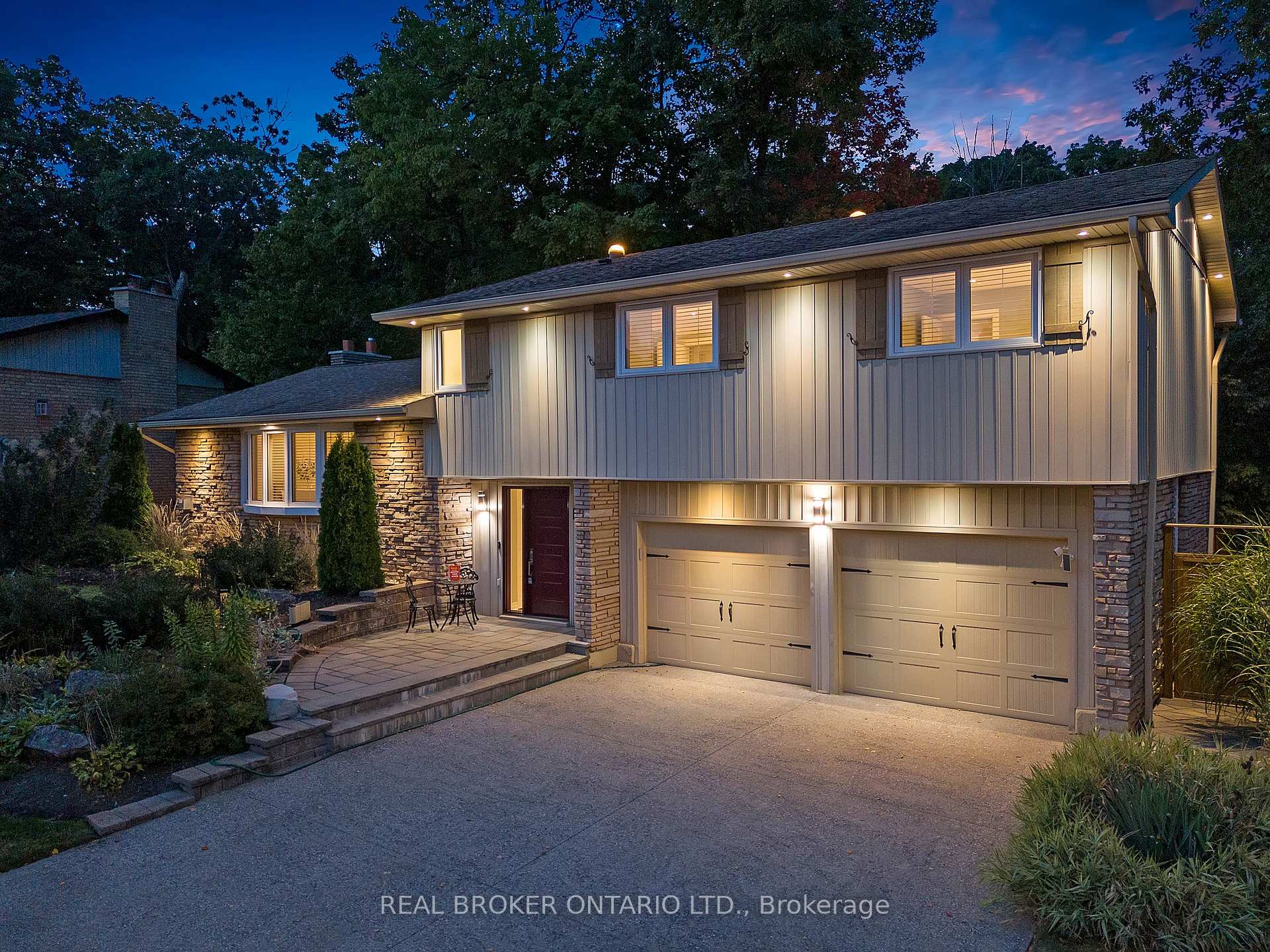 Front of 1863 Heather Hills Drive
