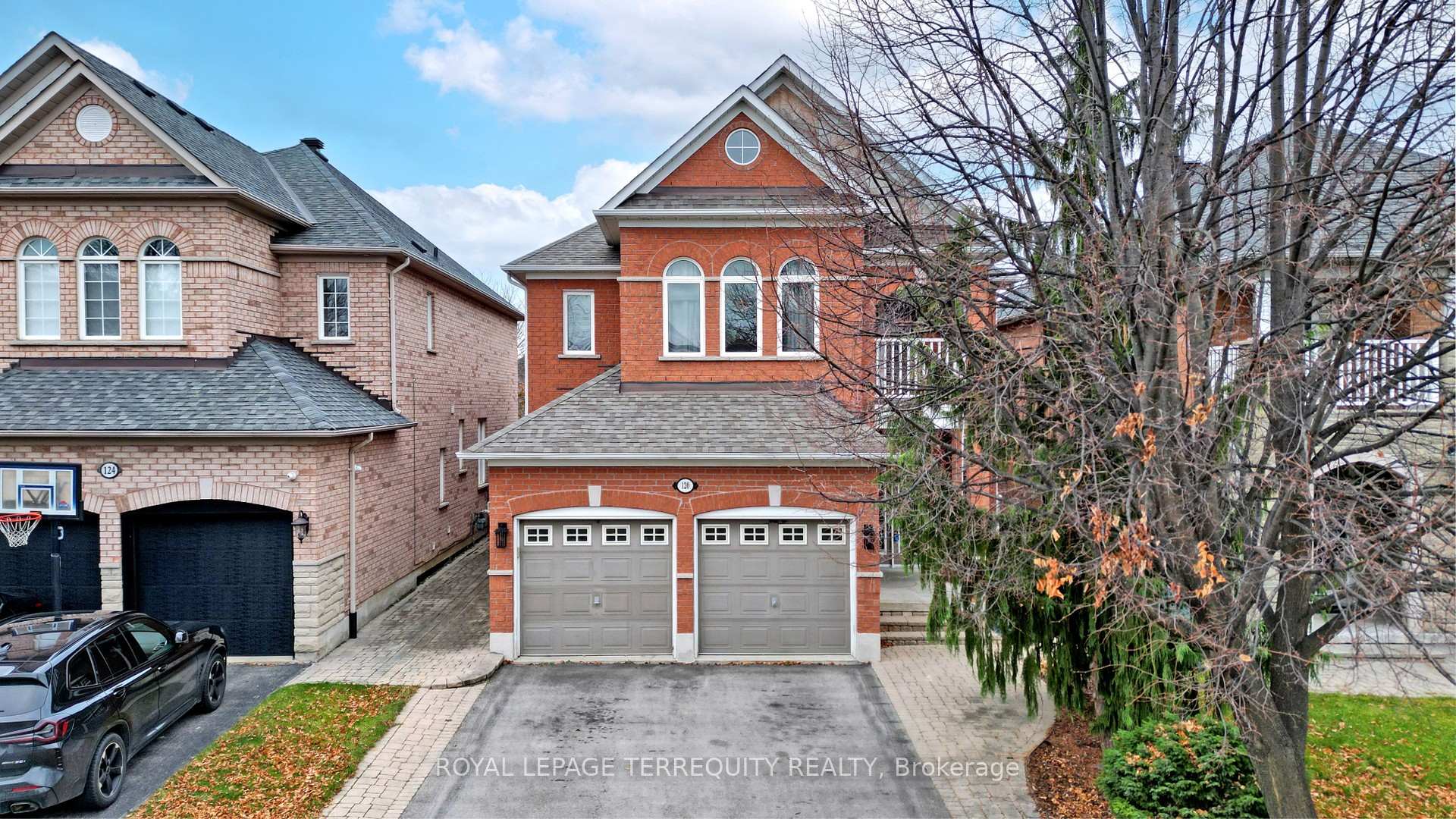 Photo 2 of 120 Guery Crescent, Vaughan, East Woodbridge — HOMEH