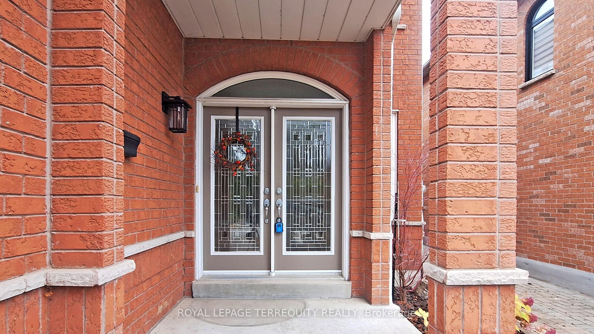 Photo 3 of 120 Guery Crescent, Vaughan, East Woodbridge — HOMEH