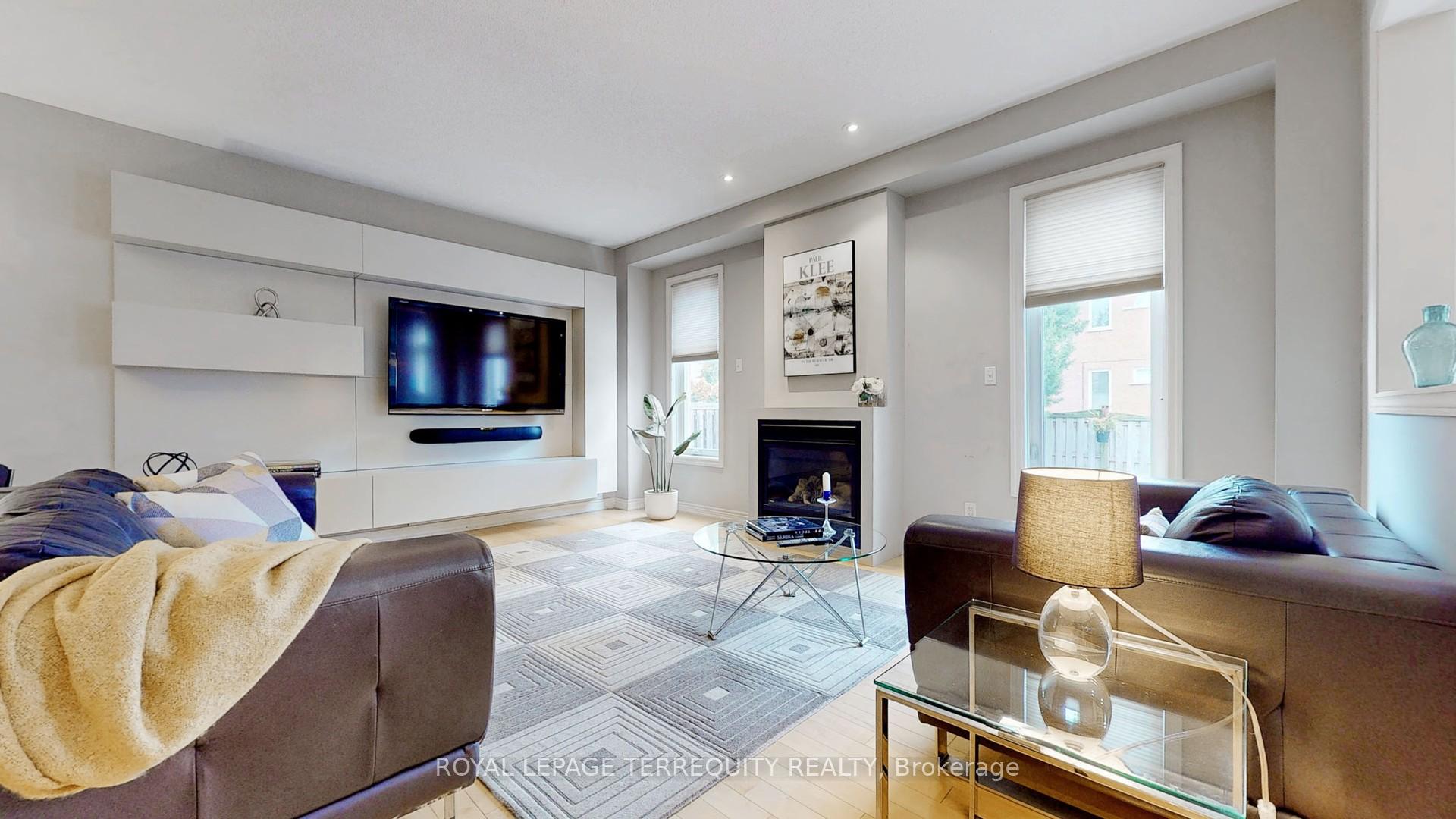 Photo 6 of 120 Guery Crescent, Vaughan, East Woodbridge — HOMEH