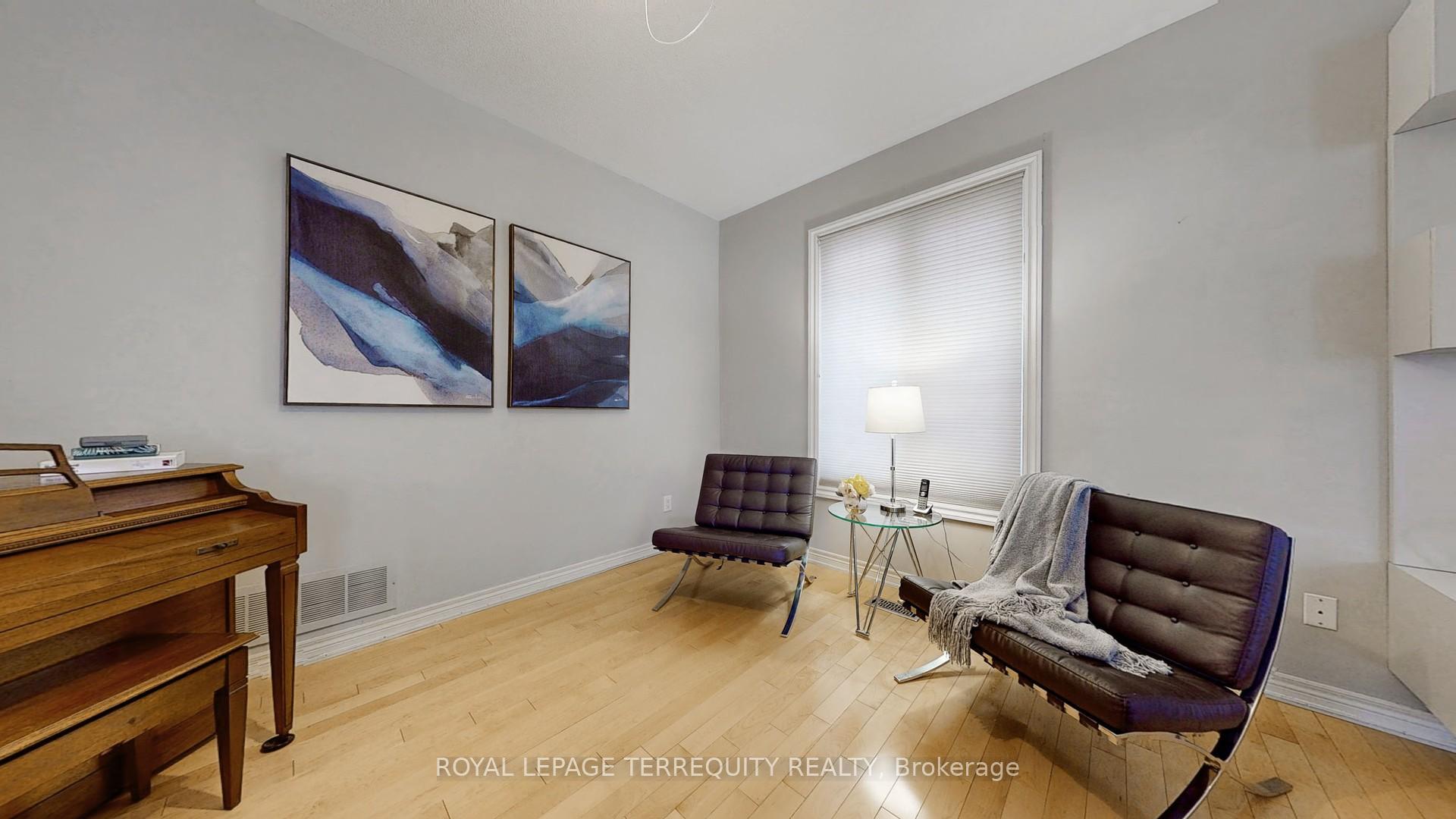 Photo 10 of 120 Guery Crescent, Vaughan, East Woodbridge — HOMEH