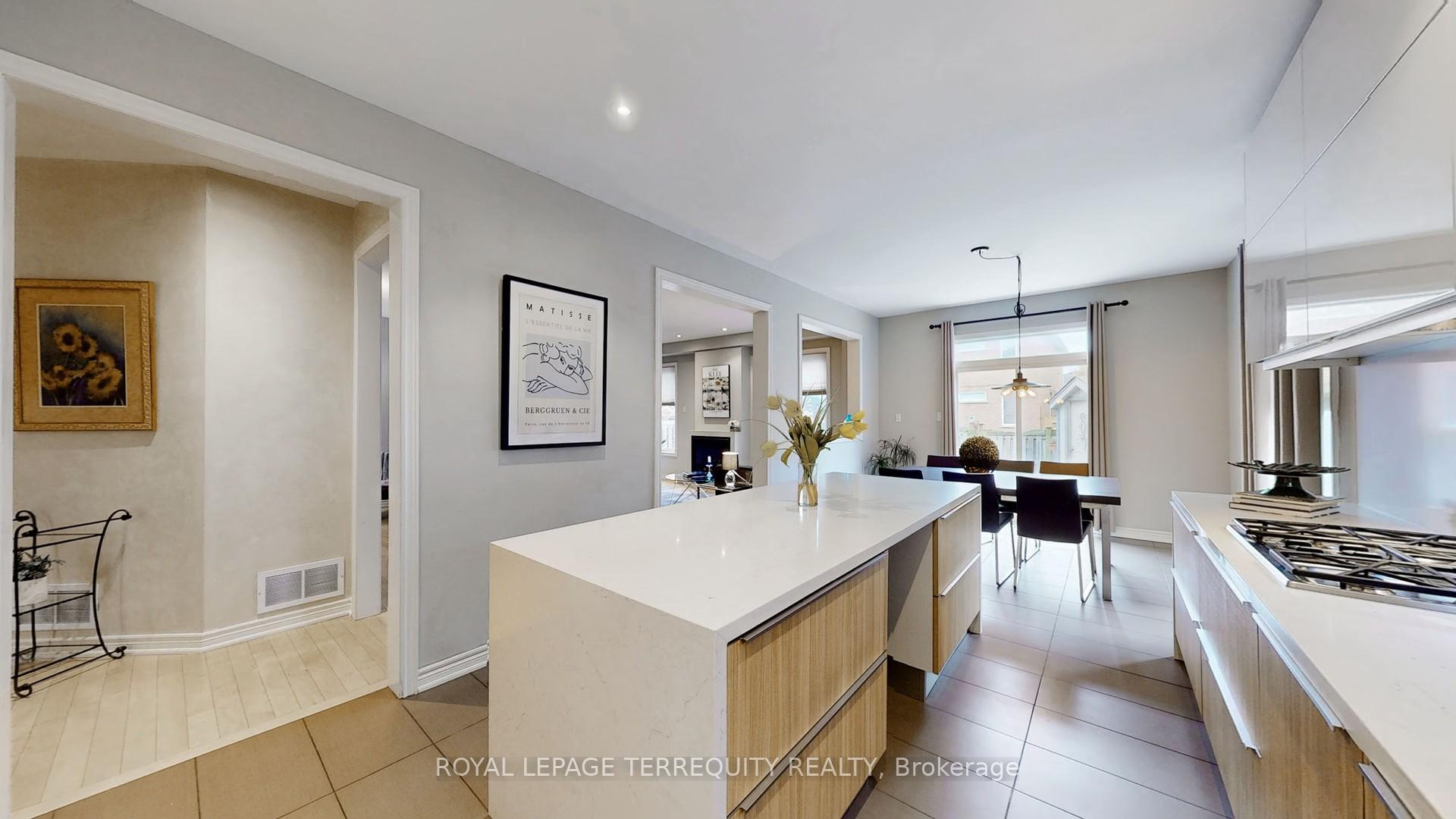 Photo 11 of 120 Guery Crescent, Vaughan, East Woodbridge — HOMEH