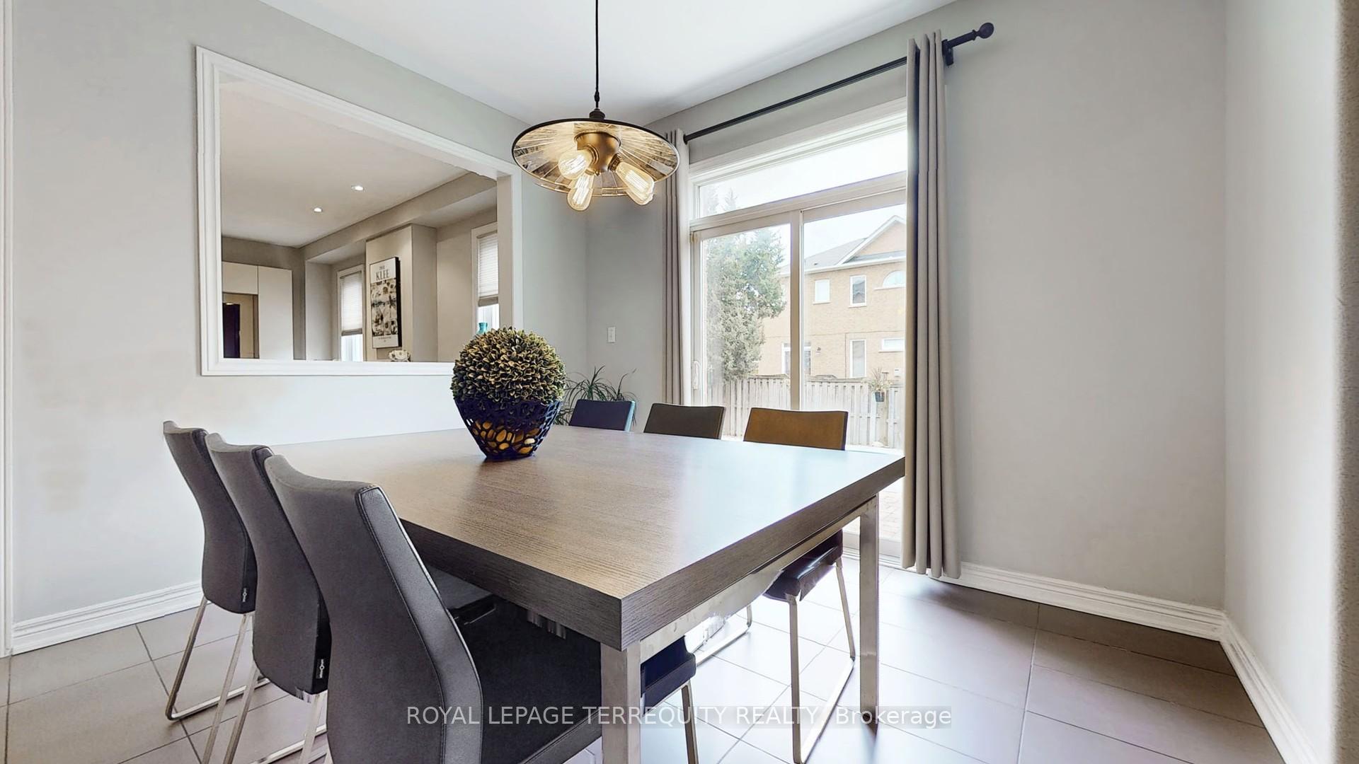 Photo 15 of 120 Guery Crescent, Vaughan, East Woodbridge — HOMEH