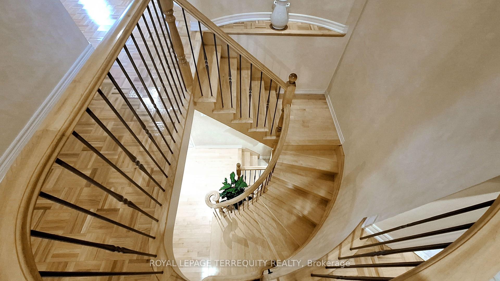 Photo 17 of 120 Guery Crescent, Vaughan, East Woodbridge — HOMEH