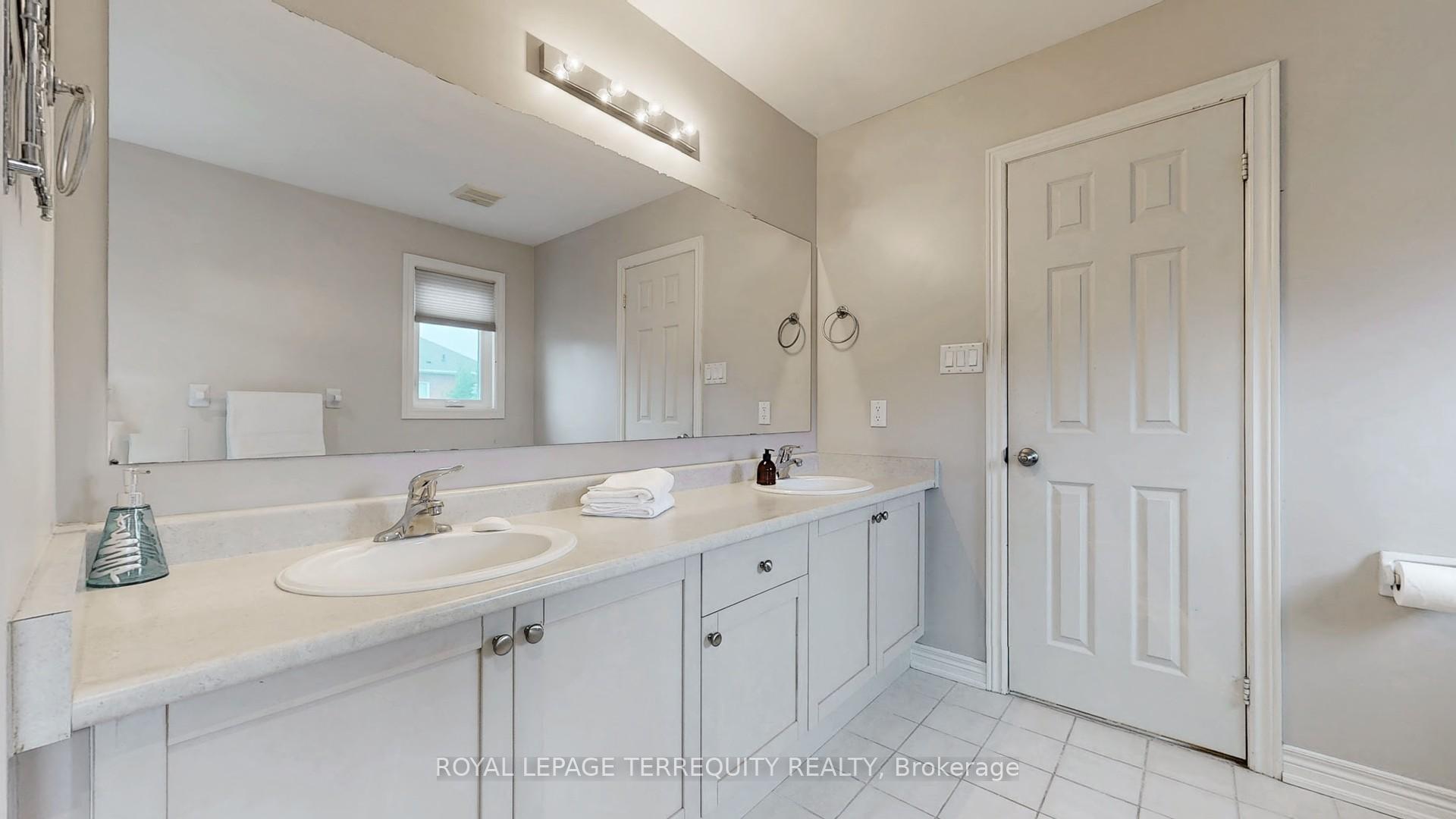 Photo 20 of 120 Guery Crescent, Vaughan, East Woodbridge — HOMEH