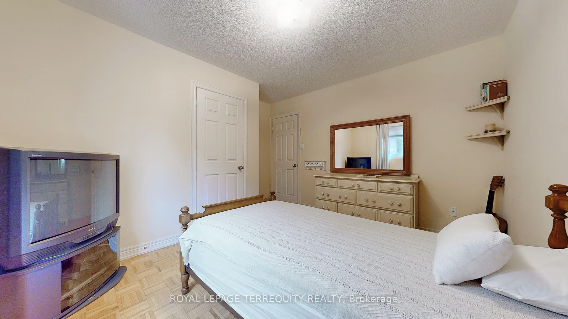 Photo 23 of 120 Guery Crescent, Vaughan, East Woodbridge — HOMEH