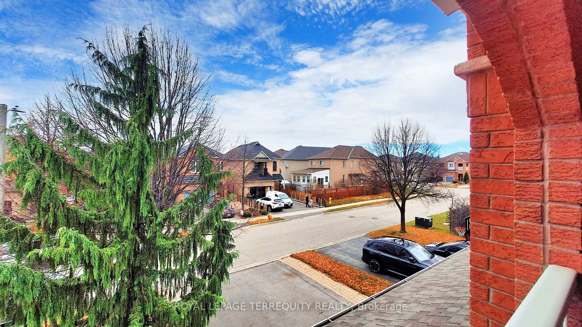 Photo 28 of 120 Guery Crescent, Vaughan, East Woodbridge — HOMEH