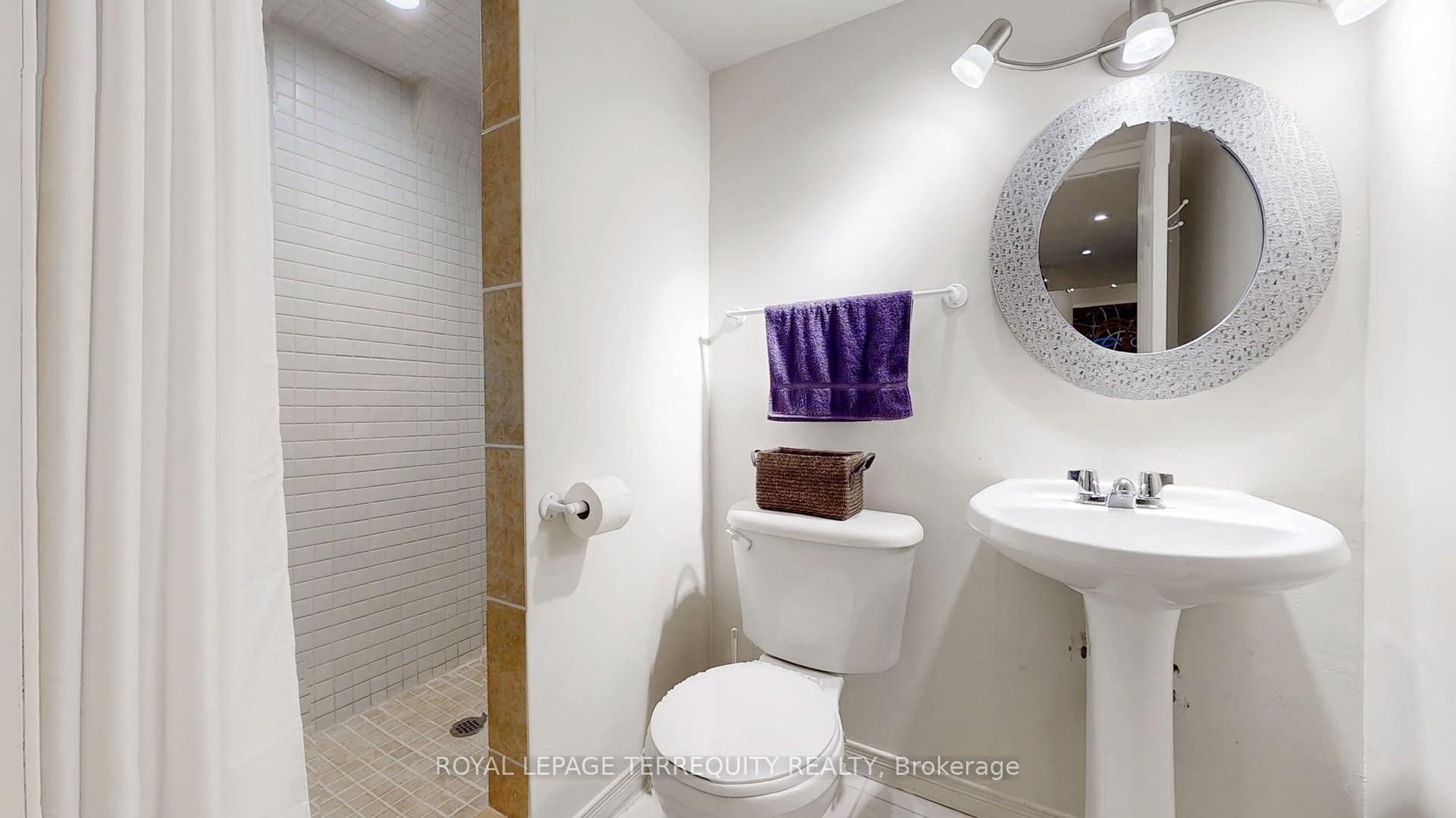 Photo 34 of 120 Guery Crescent, Vaughan, East Woodbridge — HOMEH