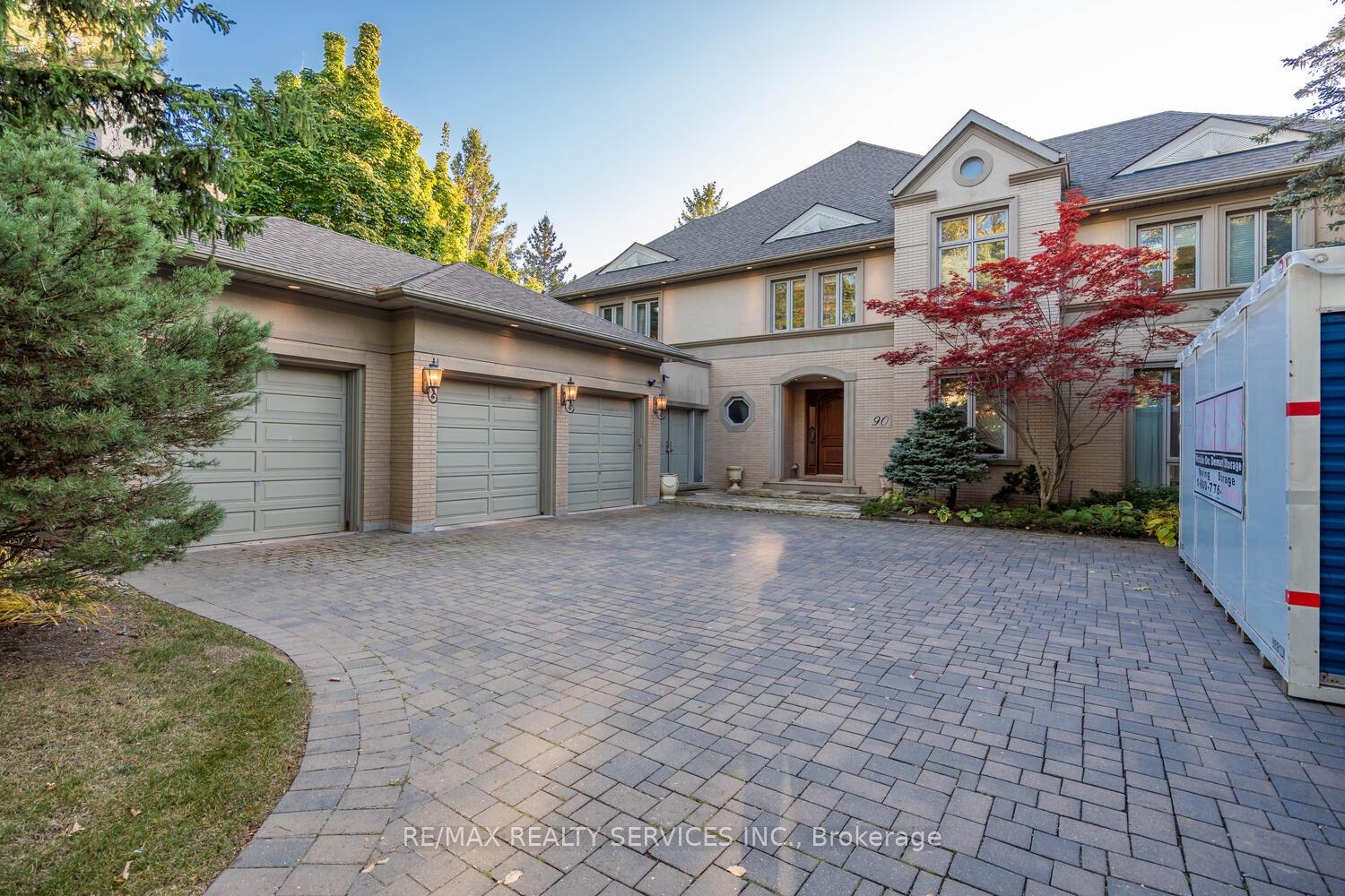Front of 90 Humberview Drive