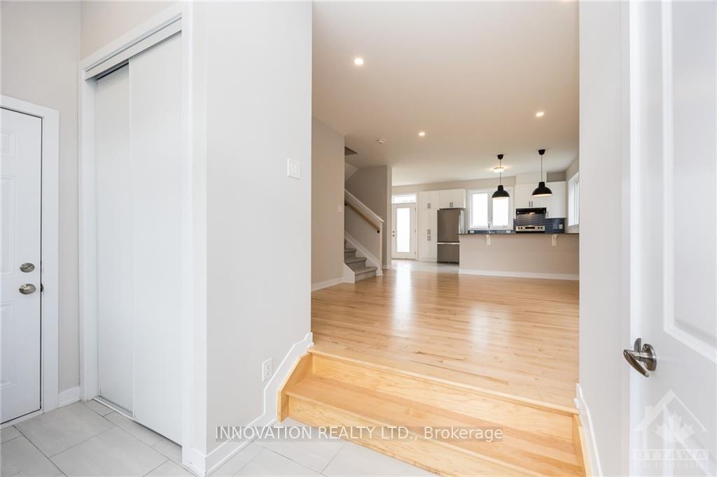 Photo 3 of 261 Surface Lane, Ottawa, Barrhaven - Half Moon Bay — HOMEH