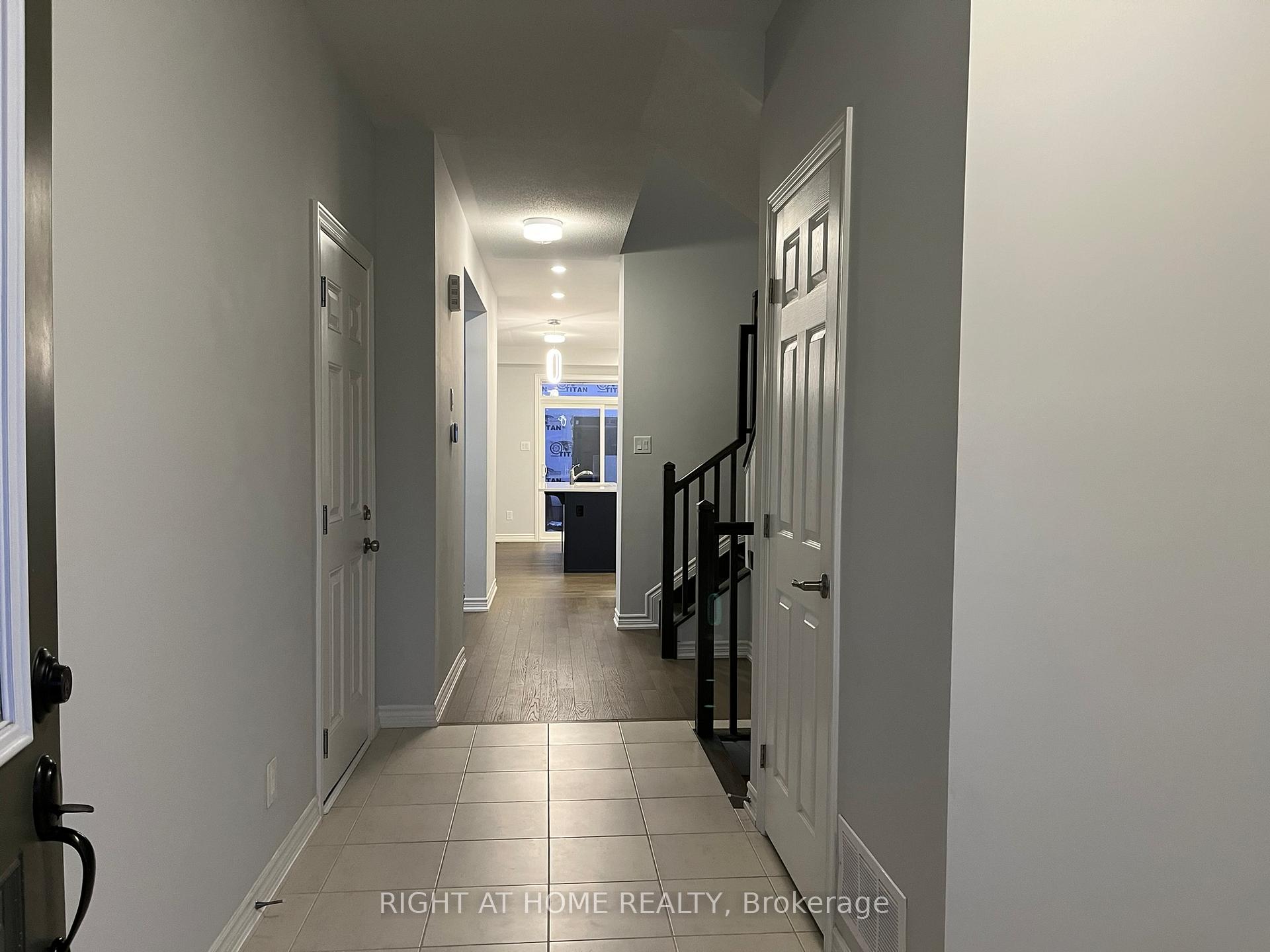 Photo 2 of 702 Perseus Avenue, Ottawa, Barrhaven - Half Moon Bay — HOMEH
