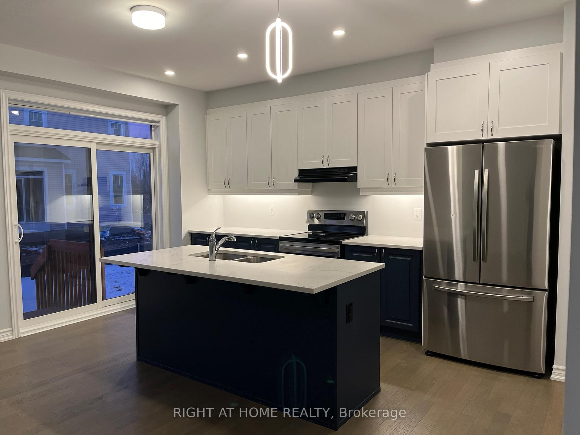 Photo 12 of 702 Perseus Avenue, Ottawa, Barrhaven - Half Moon Bay — HOMEH