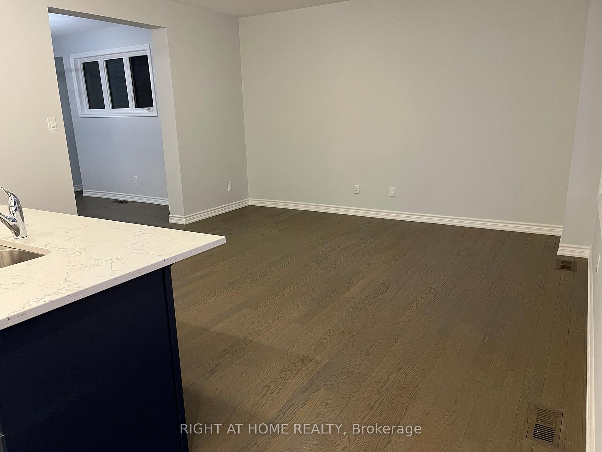 Photo 17 of 702 Perseus Avenue, Ottawa, Barrhaven - Half Moon Bay — HOMEH