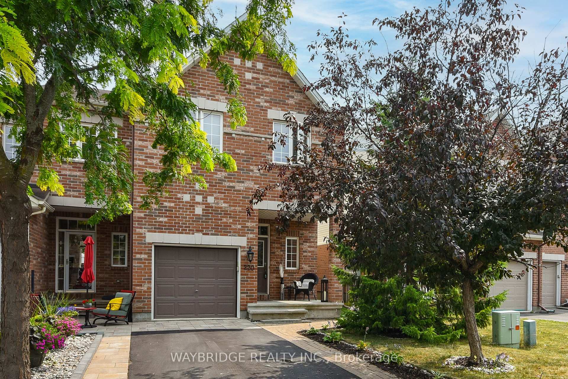 Photo 1 of 220 Jersey Tea Circle, Ottawa, Riverside South/Gloucester Glen — HOMEH