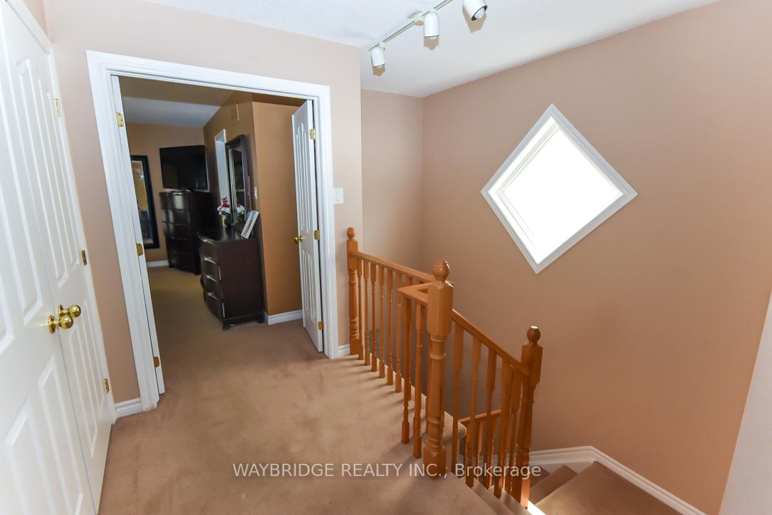Photo 11 of 220 Jersey Tea Circle, Ottawa, Riverside South/Gloucester Glen — HOMEH