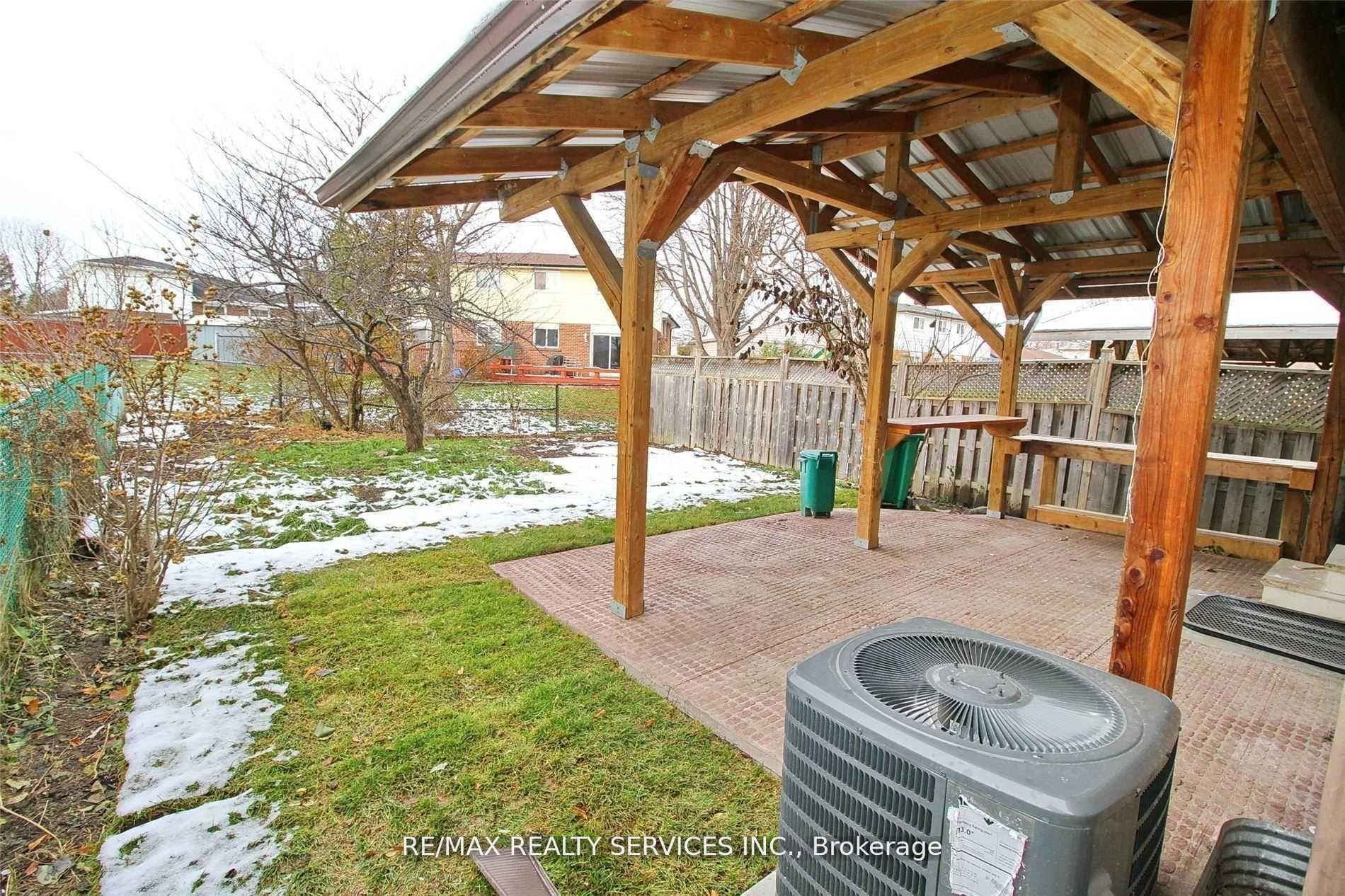 Photo 16 of 18 Festoon Place, Brampton, Southgate — HOMEH