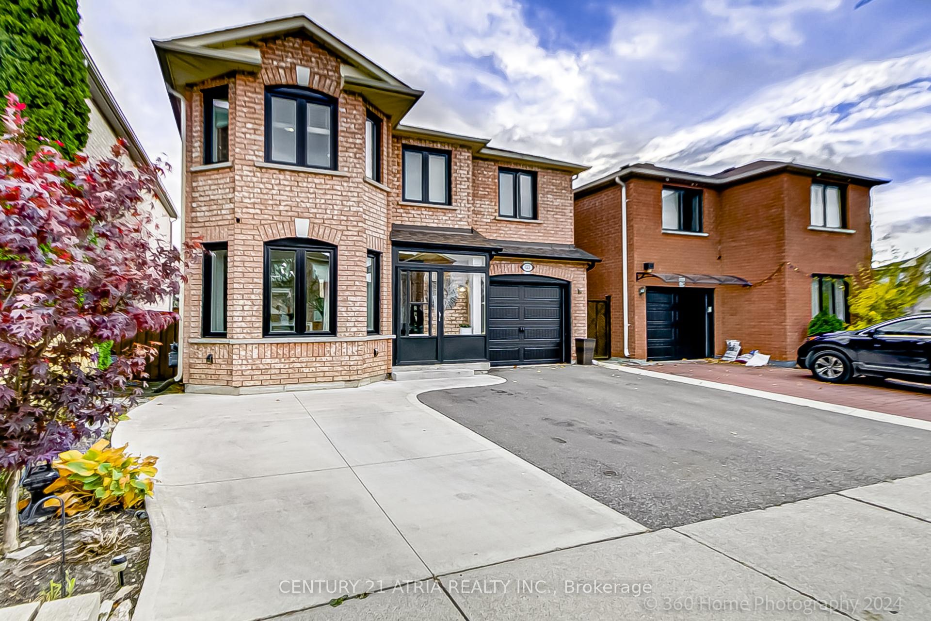 Photo 2 of 122 Denton Circle, Vaughan, Maple — HOMEH