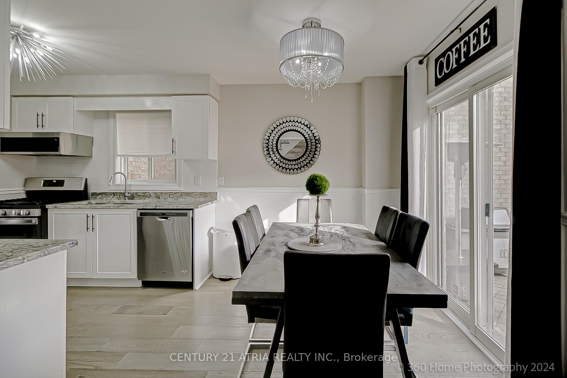 Photo 10 of 122 Denton Circle, Vaughan, Maple — HOMEH
