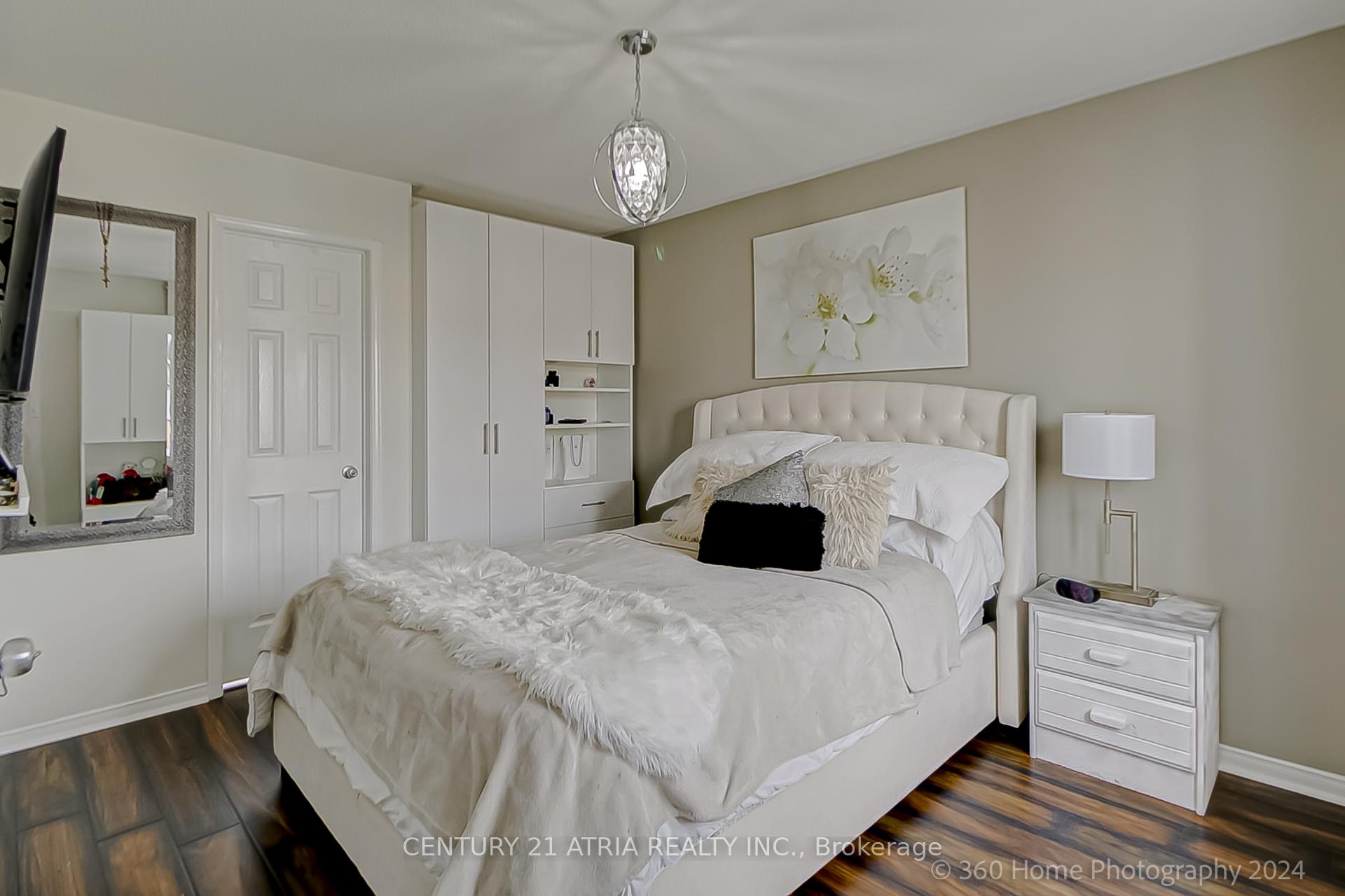 Photo 15 of 122 Denton Circle, Vaughan, Maple — HOMEH