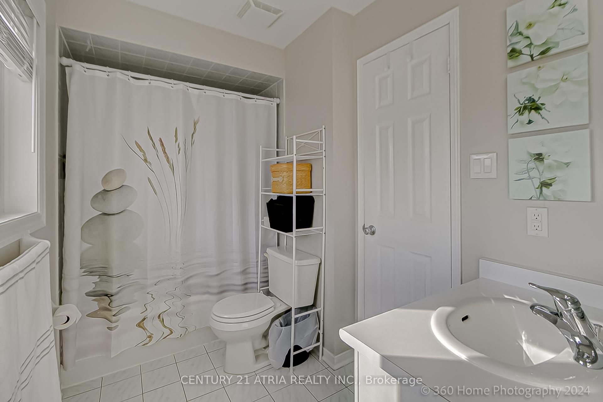 Photo 20 of 122 Denton Circle, Vaughan, Maple — HOMEH