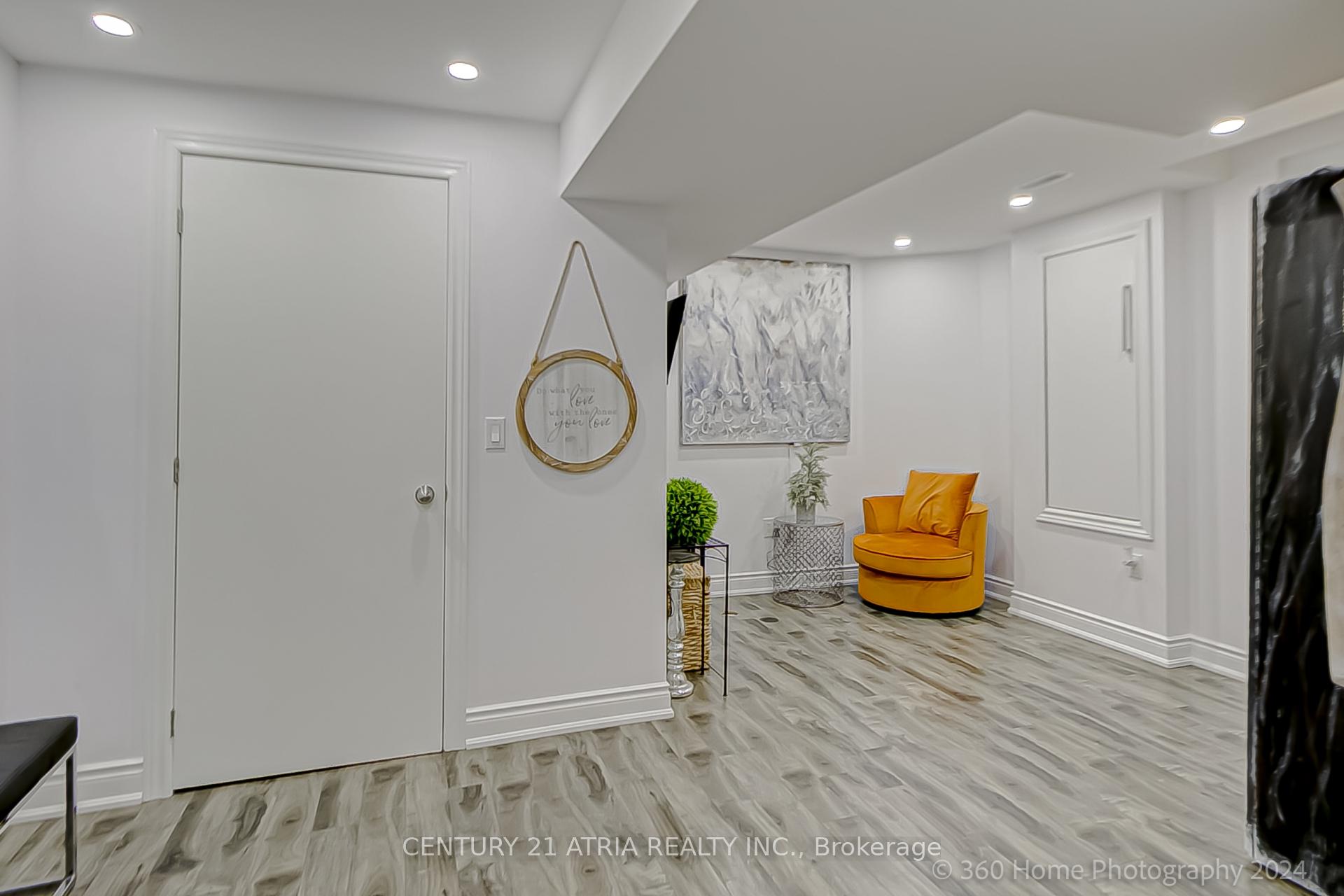Photo 22 of 122 Denton Circle, Vaughan, Maple — HOMEH
