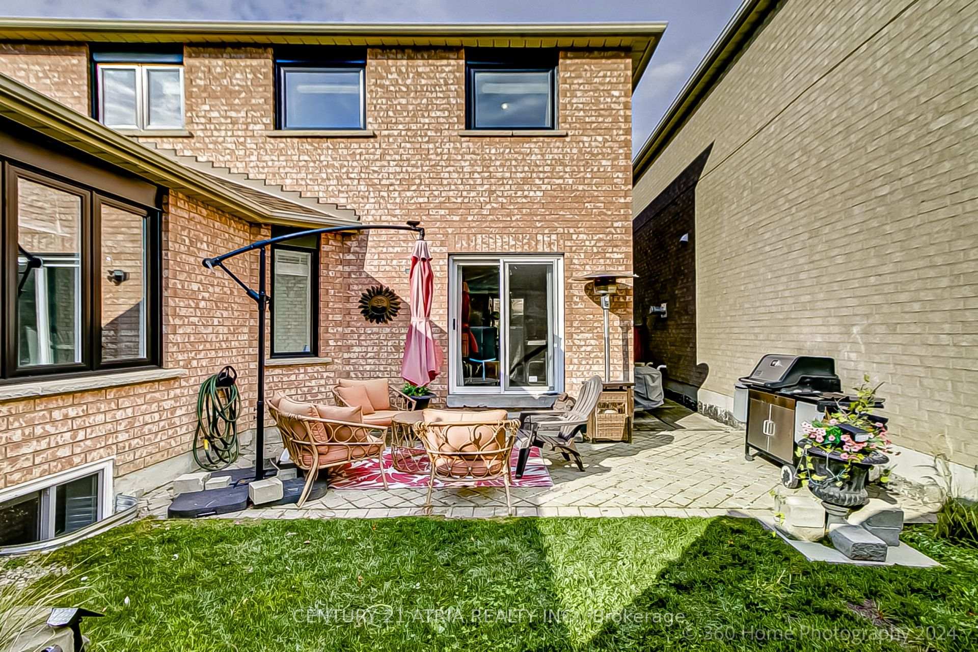 Photo 27 of 122 Denton Circle, Vaughan, Maple — HOMEH