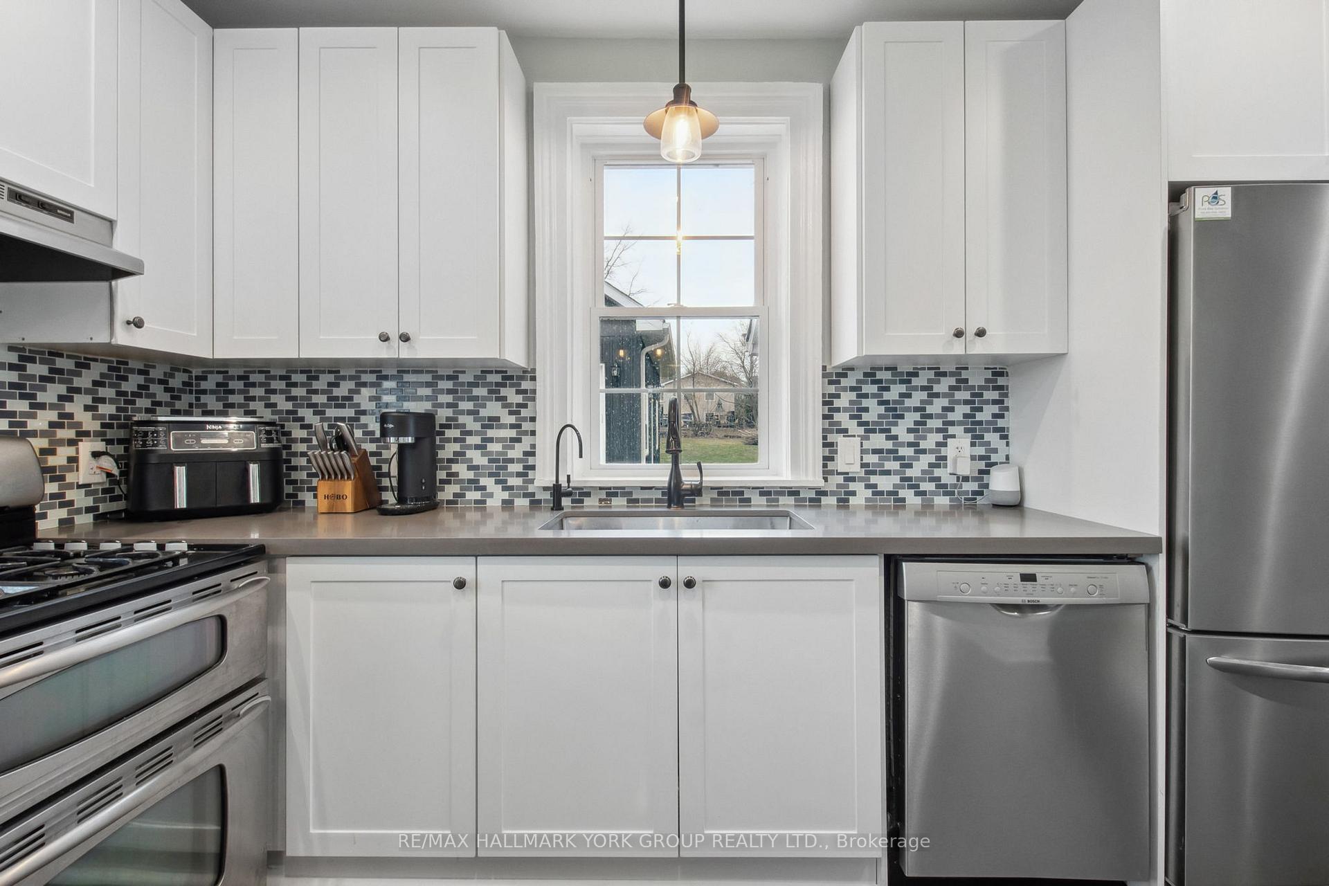 Photo 13 of 501 Simcoe Street, Brock, Beaverton — HOMEH